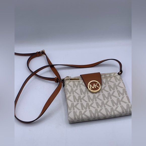 Michael Kors Logo Crossbody Gently Worn - Picture 3 of 14
